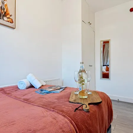 Stylish 2 Bed Apartment Near Central London Exterior photo