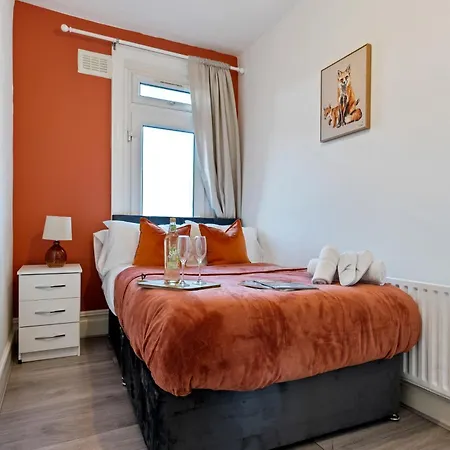 Stylish 2 Bed Apartment Near Central London Exterior photo