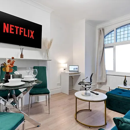 Stylish 2 Bed Apartment Near Central London Exterior photo