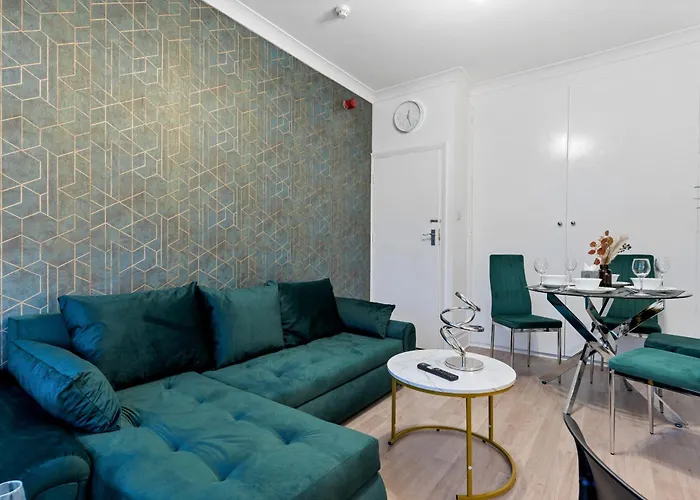 Stylish 2 Bed Apartment Near Central London